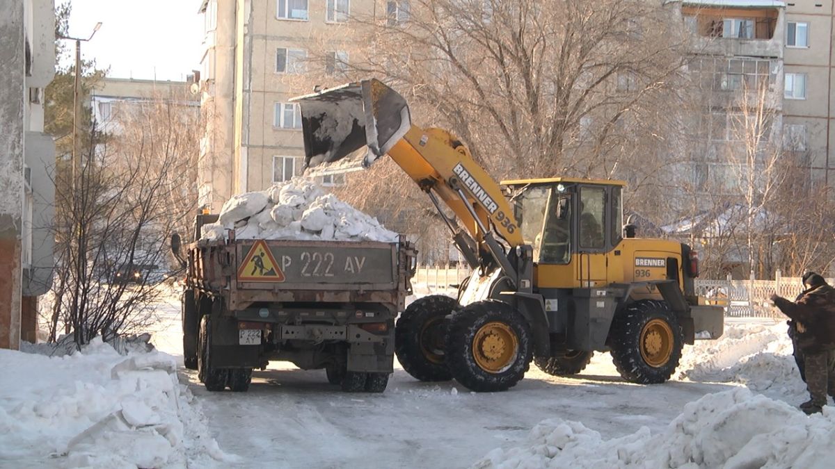 Коммунальные службы Лисаковска активизировали снегоуборочные работы