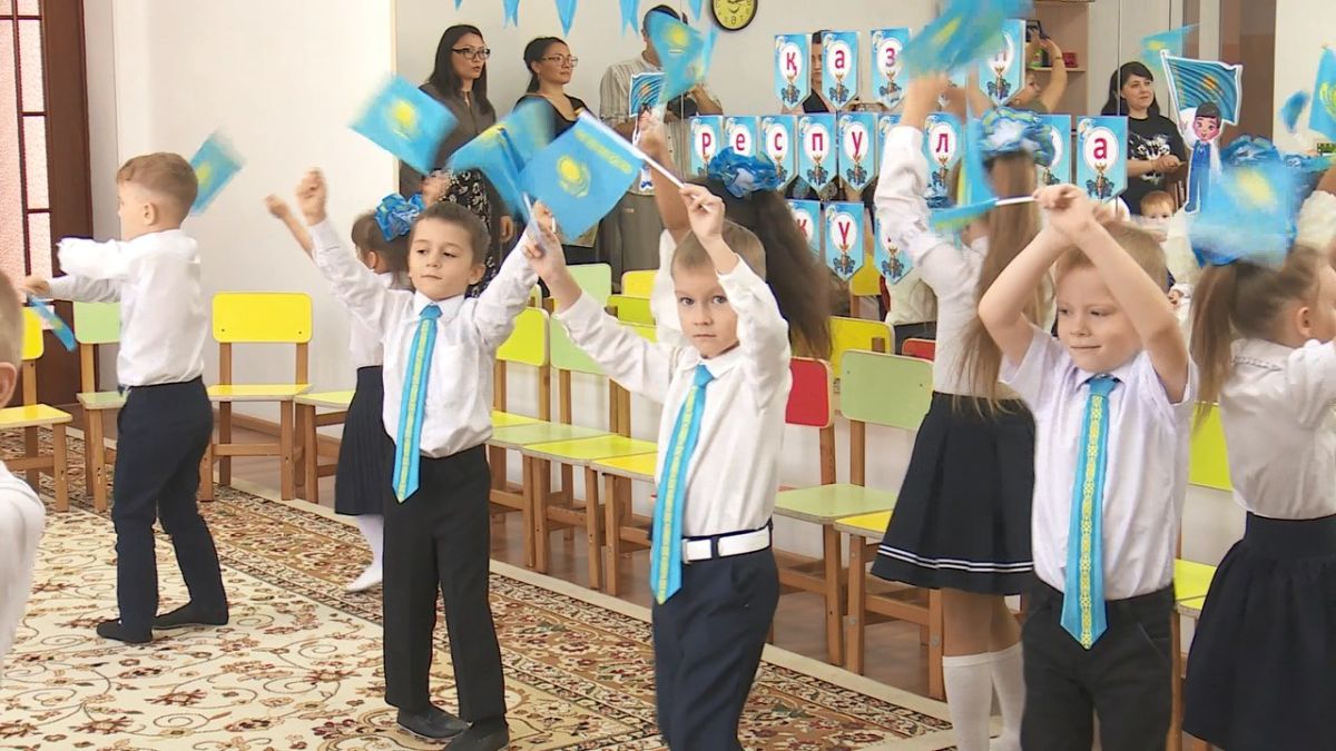 В детском саду "Болашак" состоялся праздничный утренник "Моя Республика - моя гордость!"