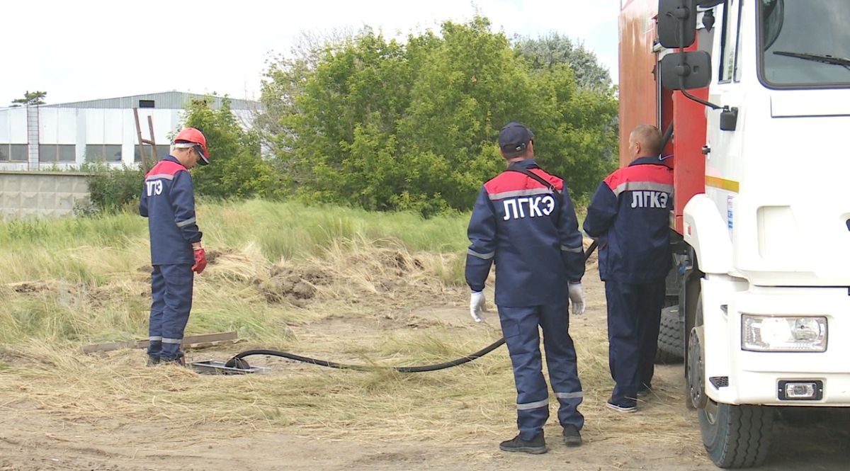 А ну, налетай на обновы! Автопарк ПХО «Лисаковскгоркоммунэнерго» пополнился новыми машинами.