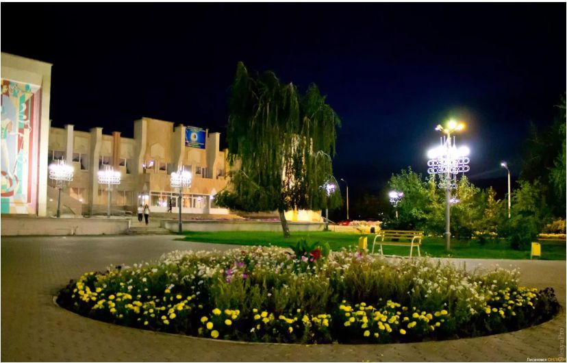 Необычная подсветка появится на здании ГЦКиС