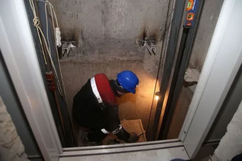 Плановая замена старых лифтов на новые