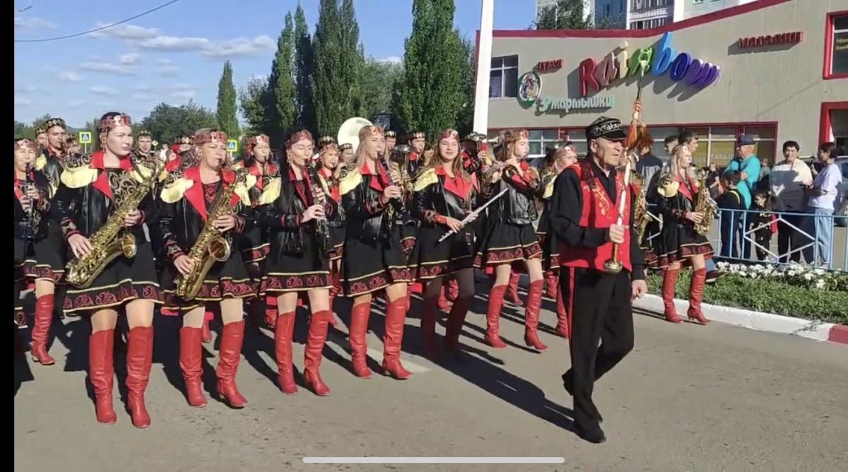 Лисаковску 52. Как прошло карнавальное шествие